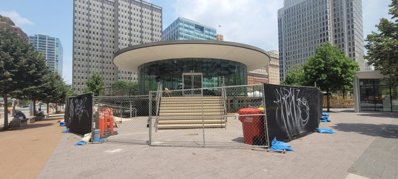 LOVE Park Welcome Center. Photo by Thomas Koloski