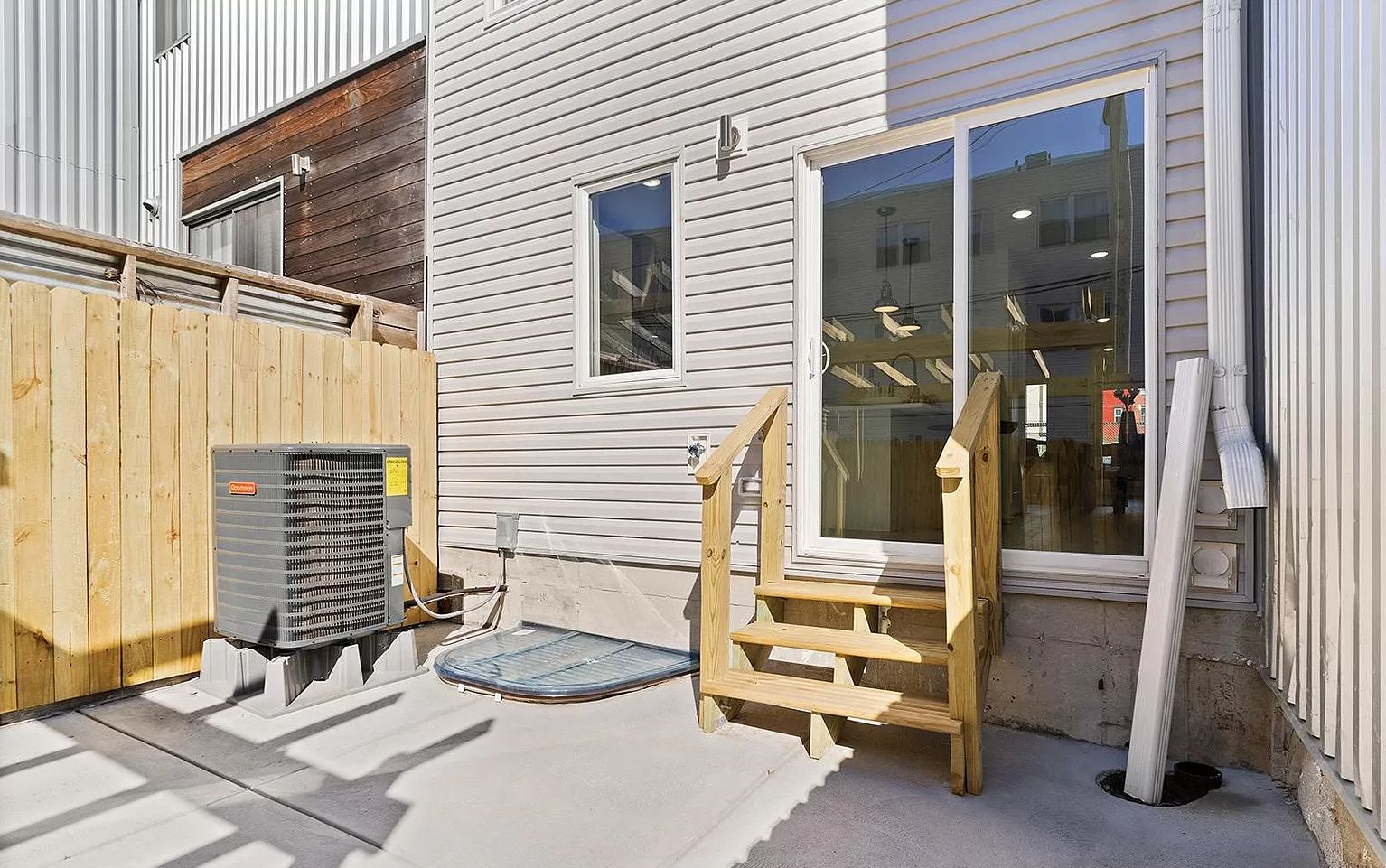 FourStory Duplex Stands Completed at 1728 Folsom Street in Fairmount