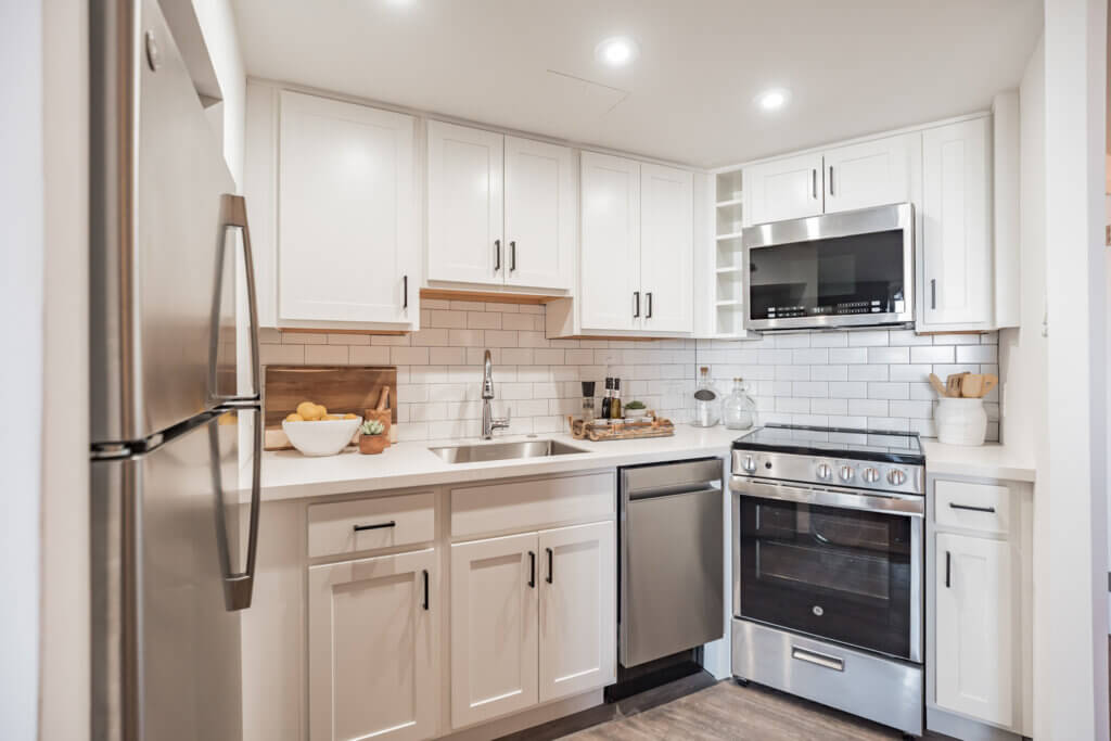 The Terrace on 18th at 1776 Benjamin Franklin Parkway. Kitchen. Credit: Pearl Properties