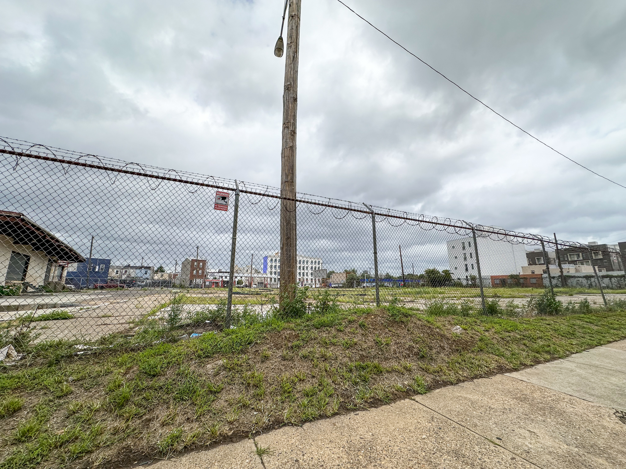 2621-67 Frankford Avenue. Photo by Jamie Meller. August 2024