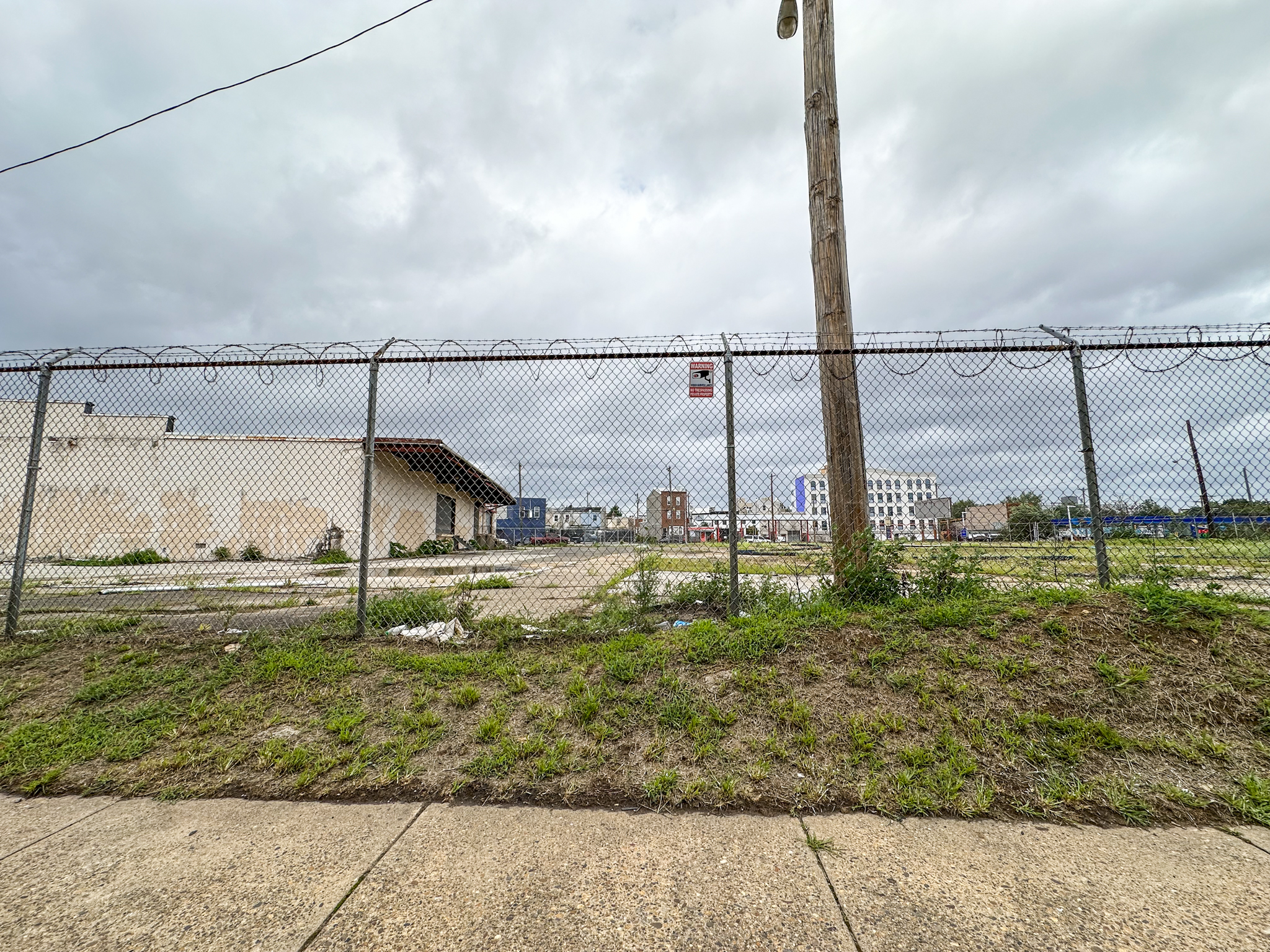 2621-67 Frankford Avenue. Photo by Jamie Meller. August 2024