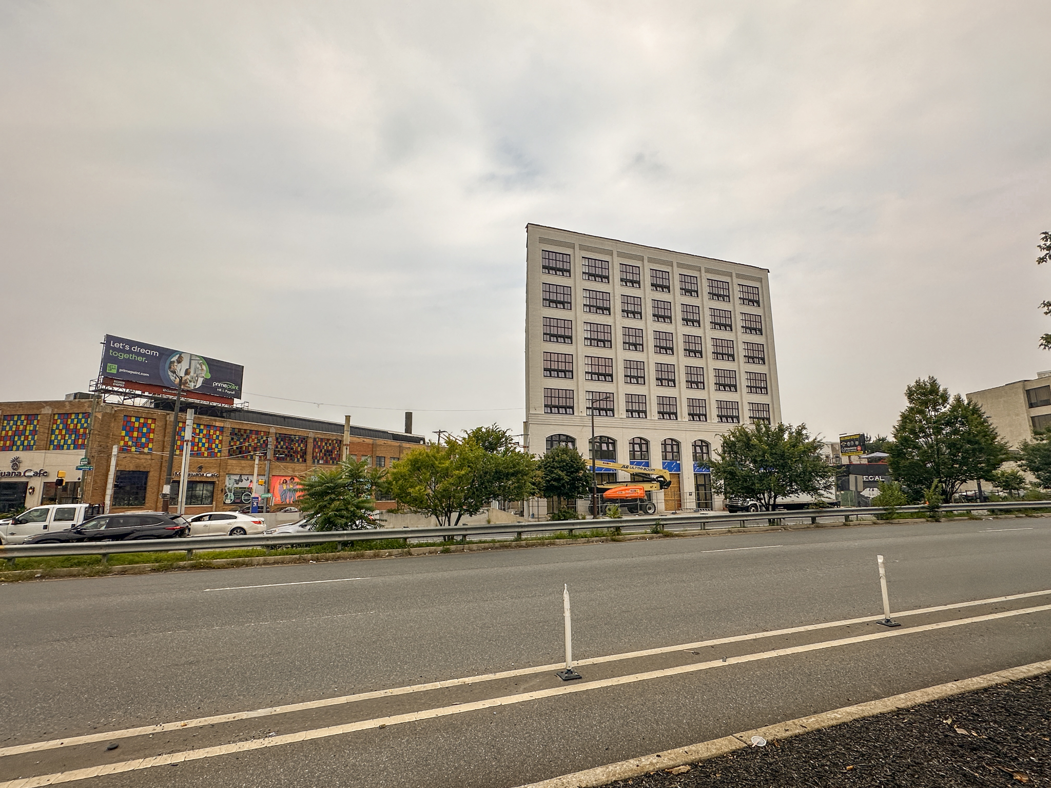 1000-10 North Delaware Avenue. Photo by Jamie Meller. August 2025