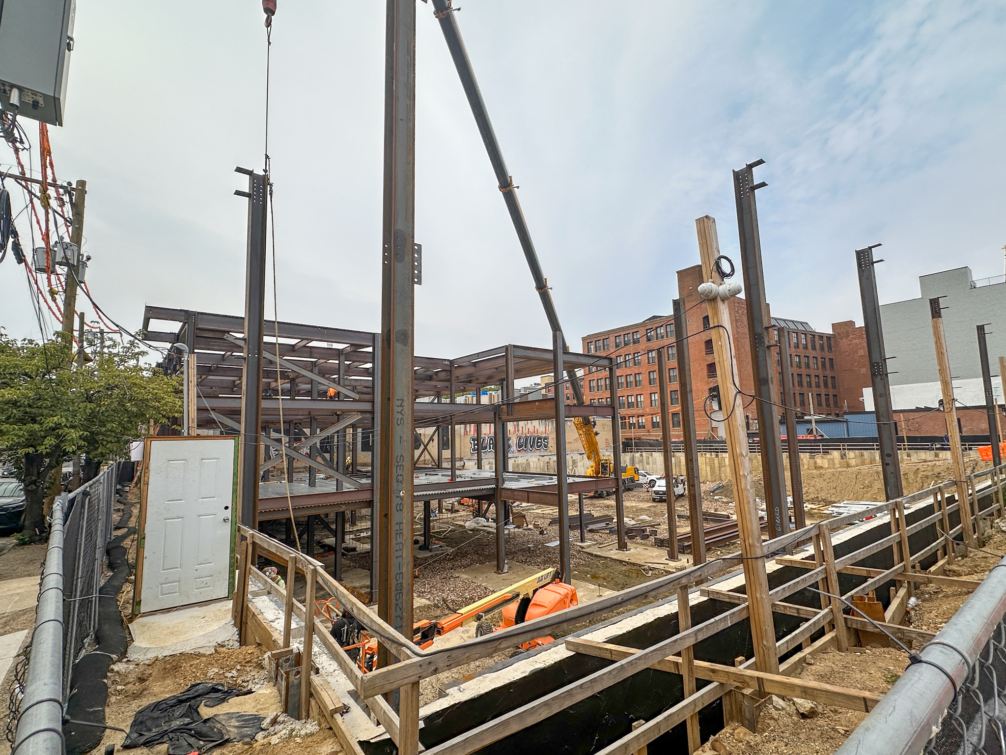 310 West Girard Avenue. Photo by Jamie Meller. August 2025